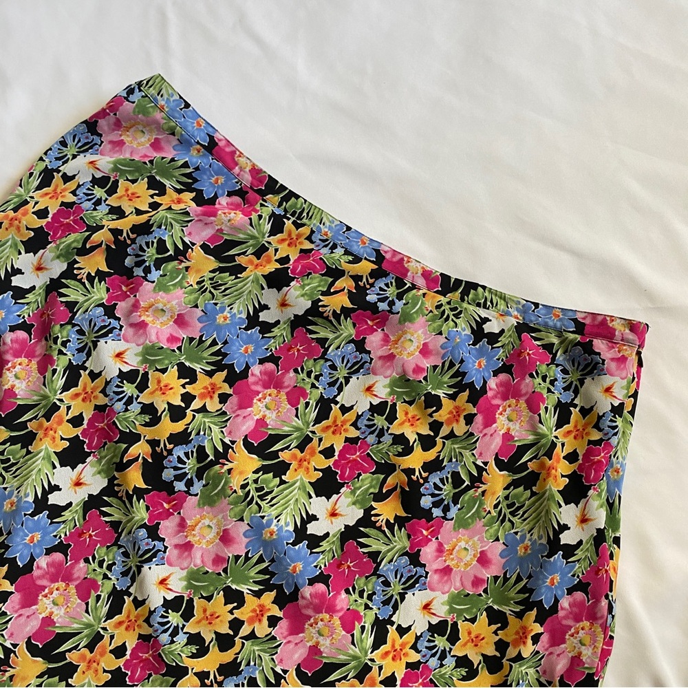 Jaclyn Smith floral skirt